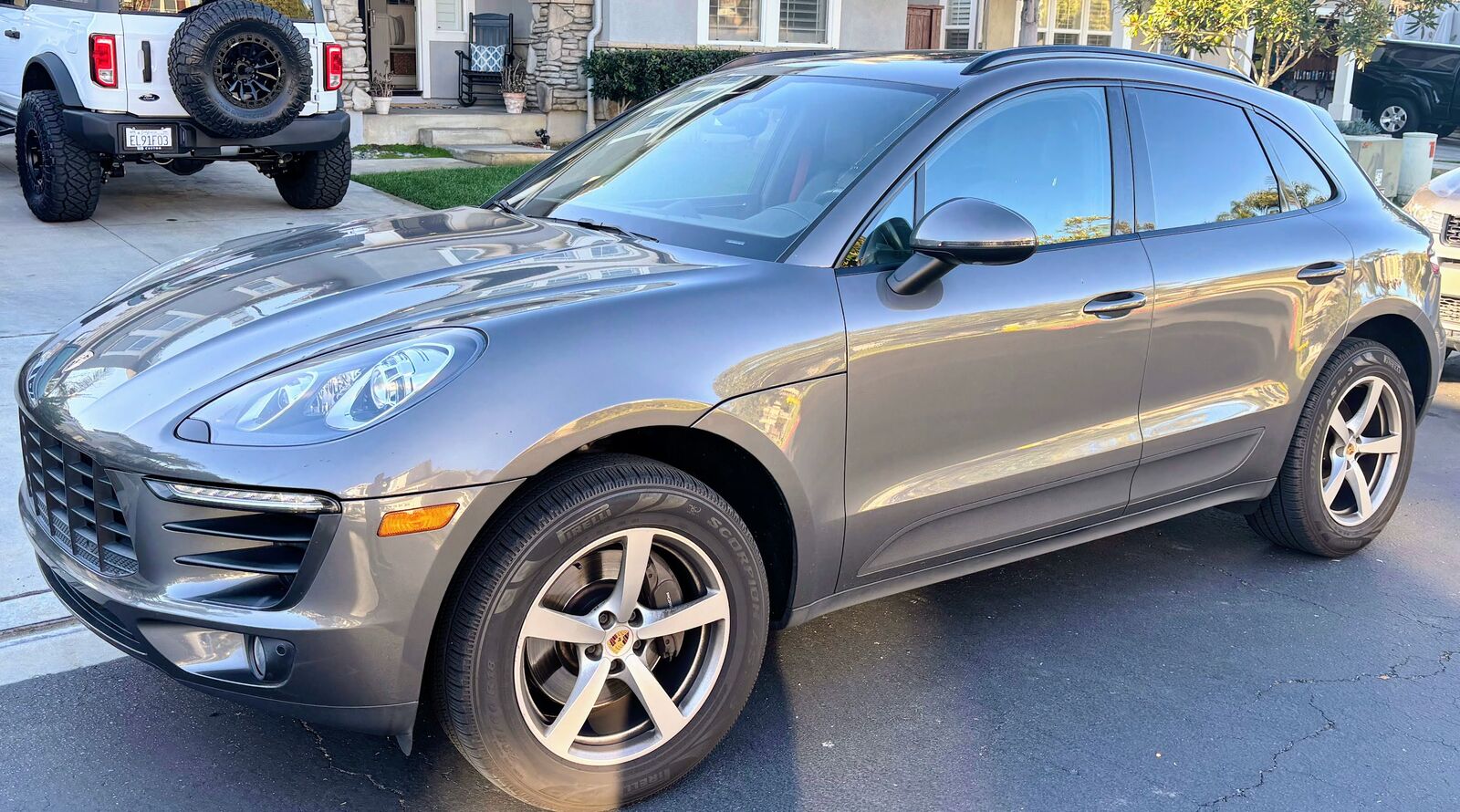 2018 PORSCHE Macan