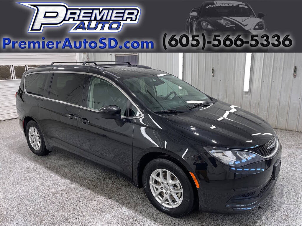 2021 CHRYSLER Voyager