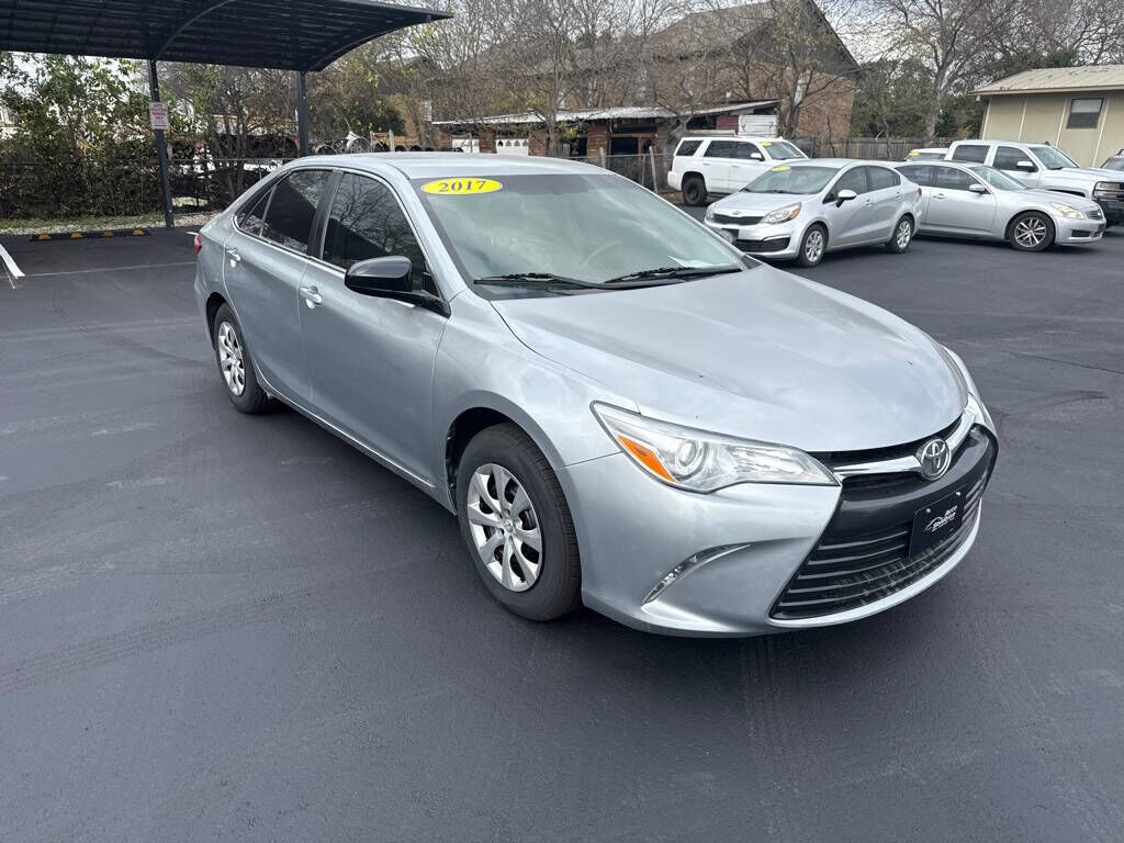 2017 TOYOTA Camry