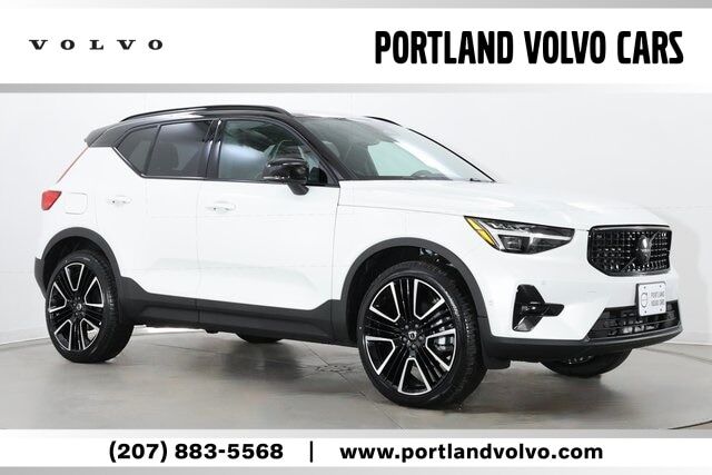 2026 VOLVO XC40