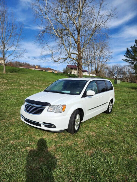 2016 CHRYSLER Town and Country