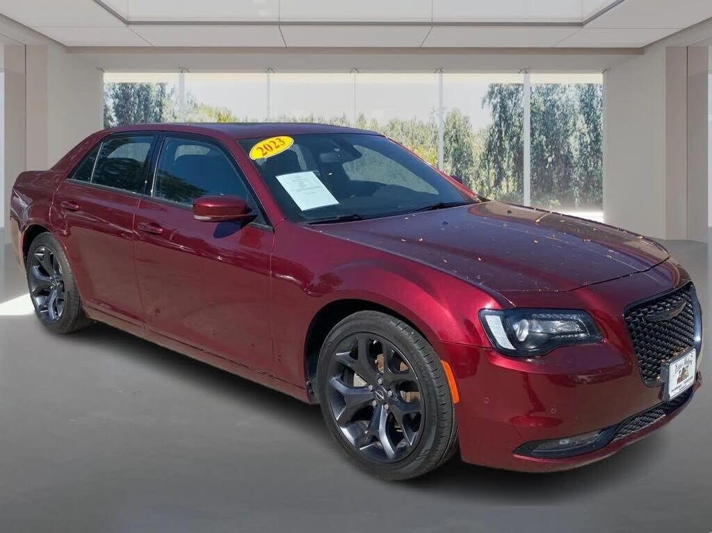 2023 CHRYSLER 300
