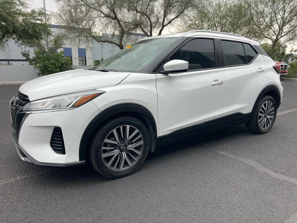 2023 NISSAN Kicks