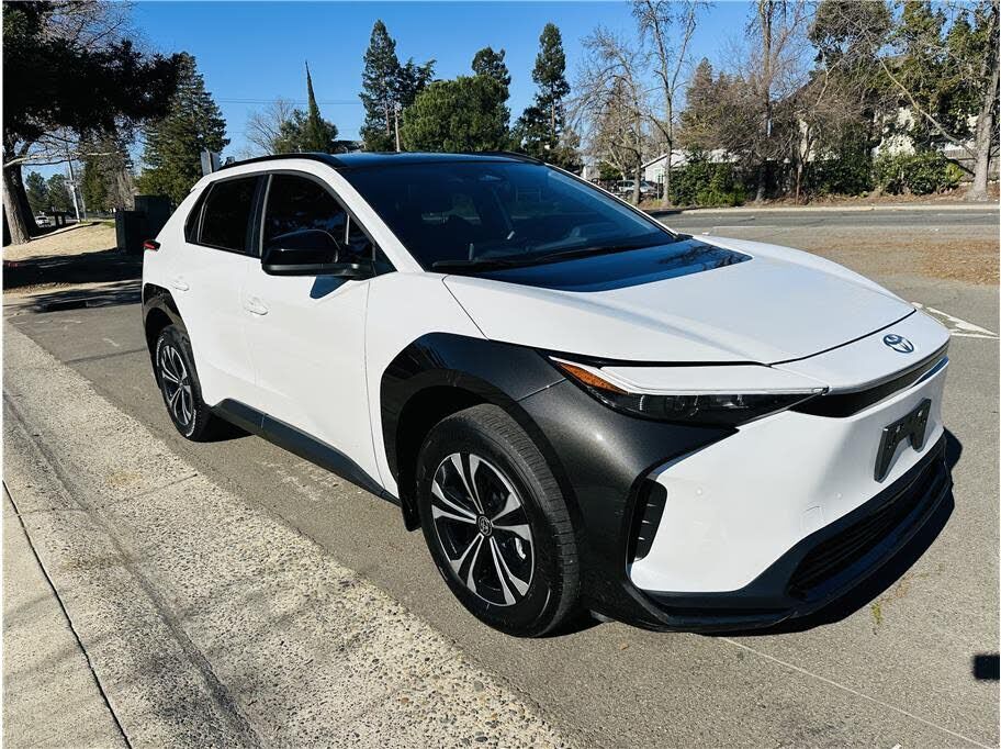 2025 TOYOTA bZ4X