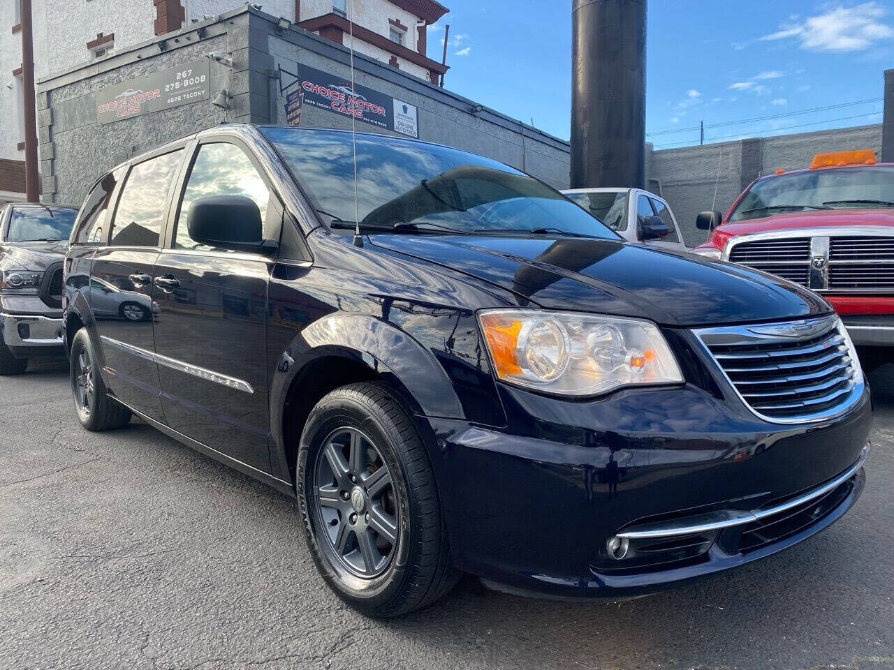 2011 CHRYSLER Town and Country