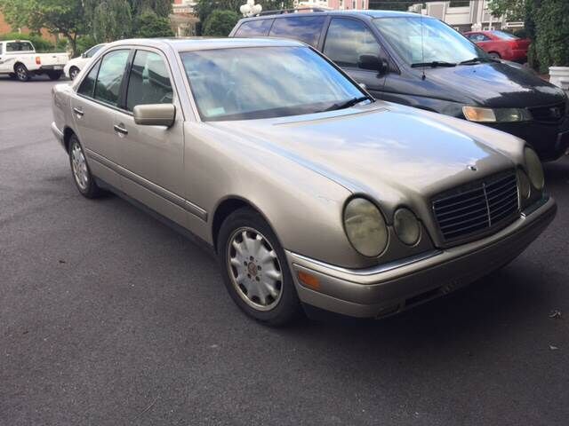 1996 MERCEDES-BENZ E-Class