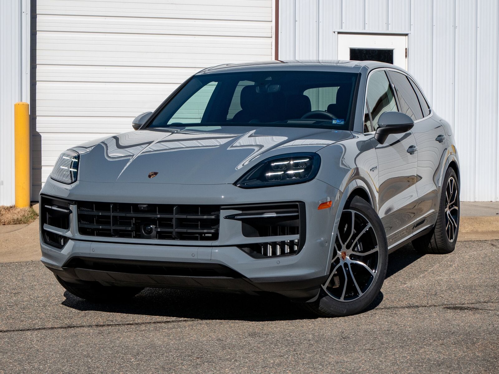 2026 PORSCHE Cayenne