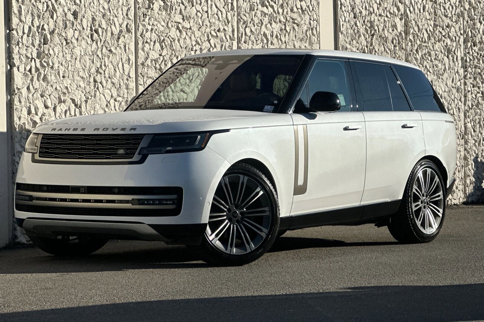 2023 LAND ROVER New Range Rover