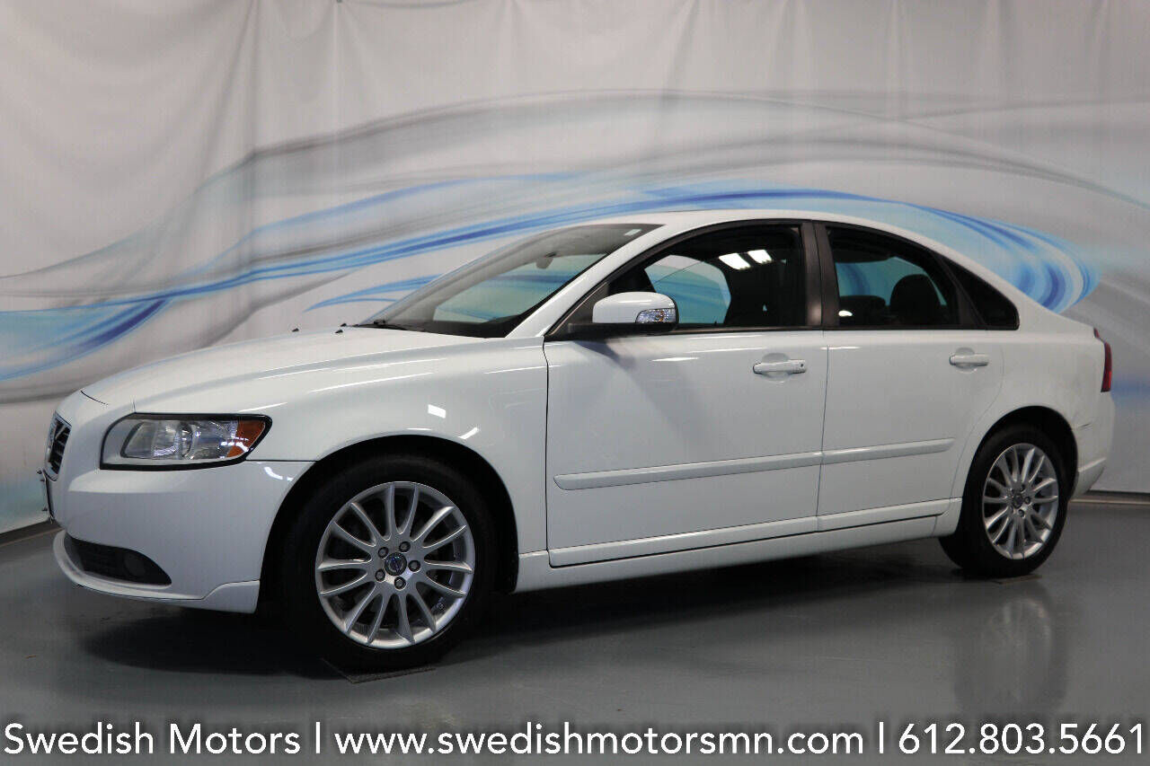 2011 VOLVO S40