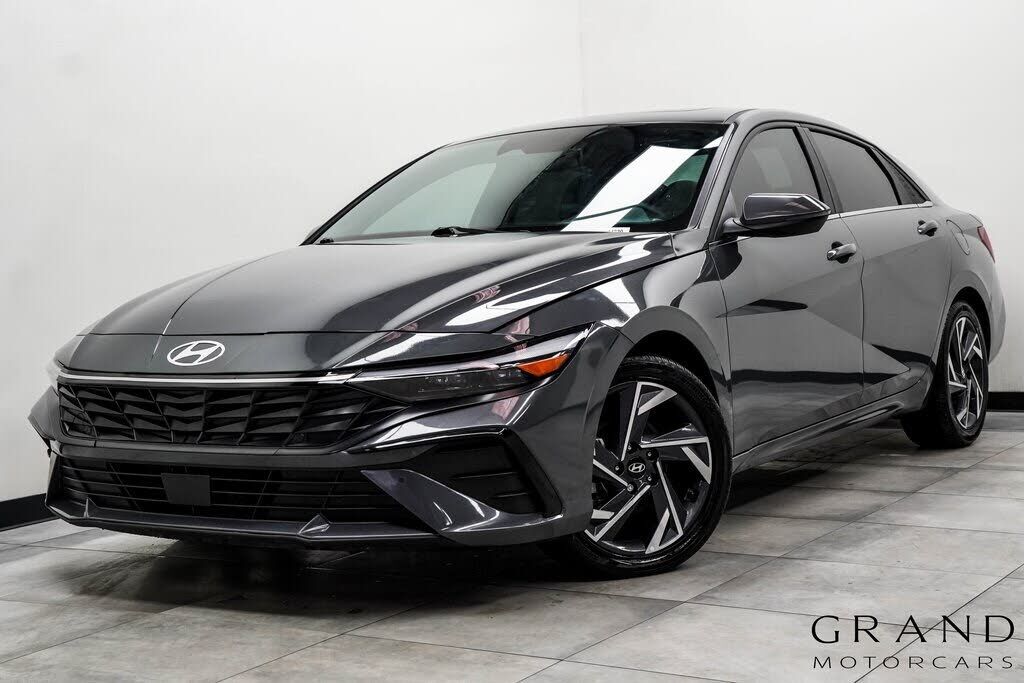 2024 HYUNDAI Elantra