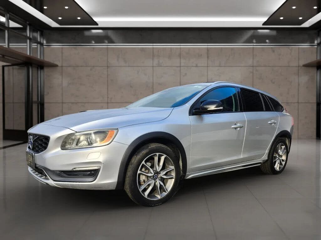 2016 VOLVO V60CC