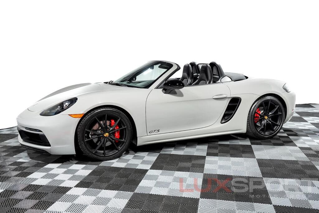 PORSCHE
