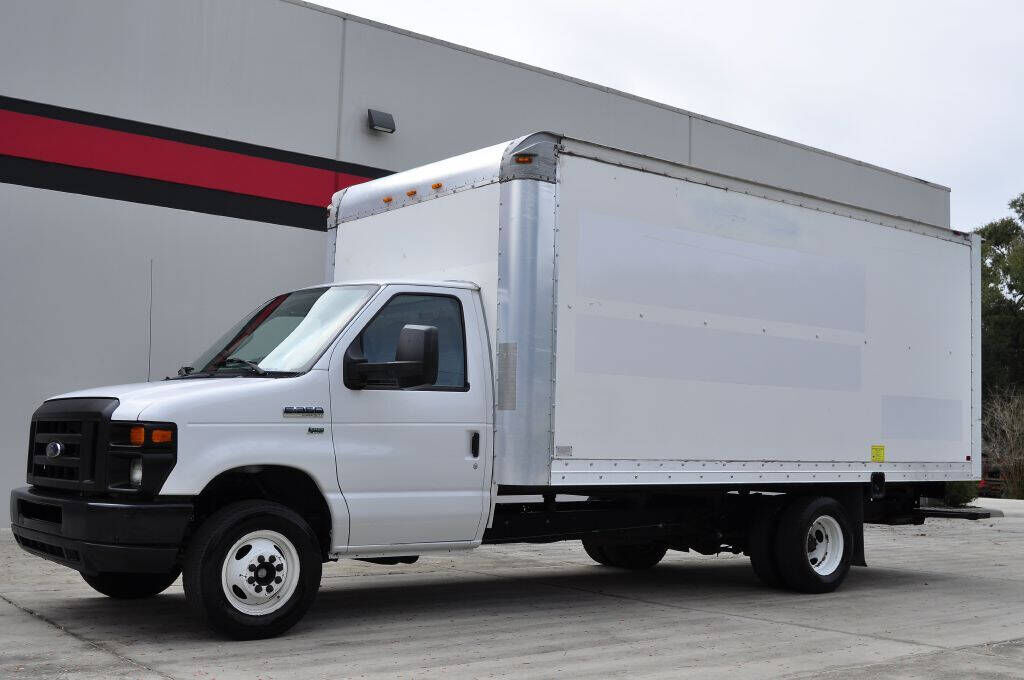 2012 FORD E-350