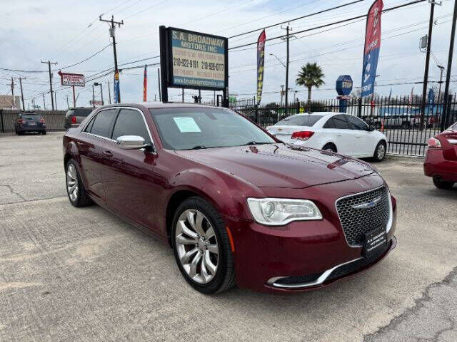 2019 CHRYSLER 300