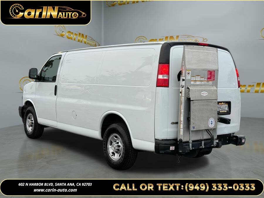 2020 CHEVROLET Express