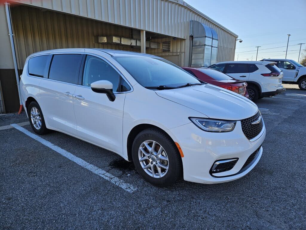 2023 CHRYSLER Pacifica