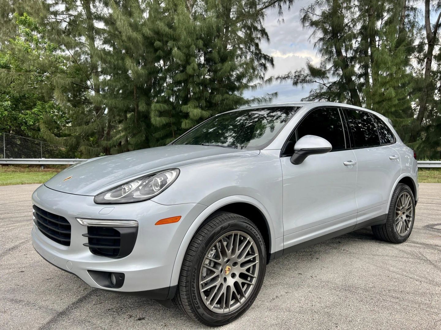 2017 PORSCHE Cayenne