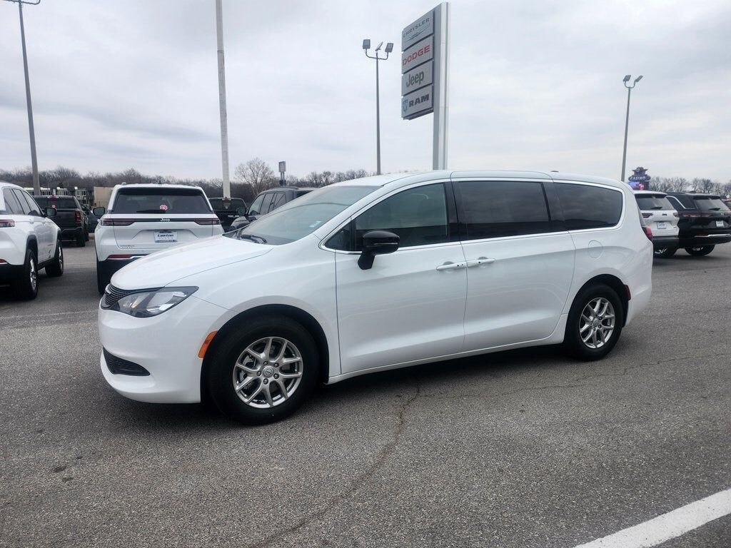 2026 CHRYSLER Voyager