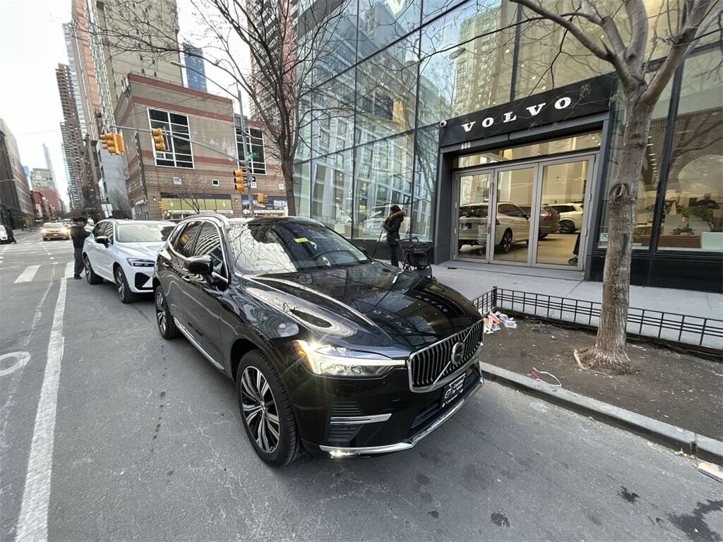 2023 VOLVO XC60