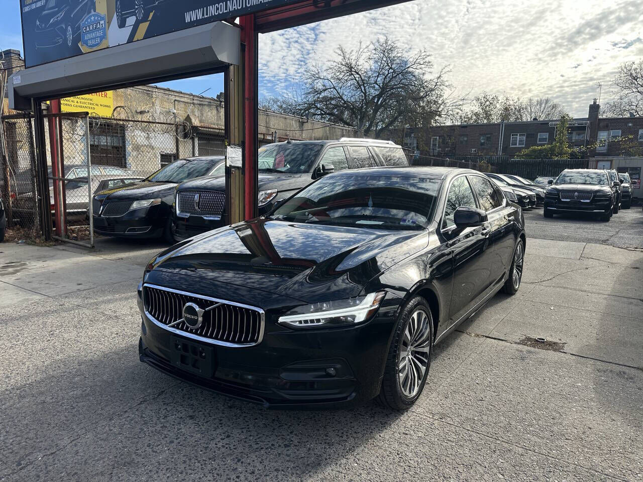 2022 VOLVO S90