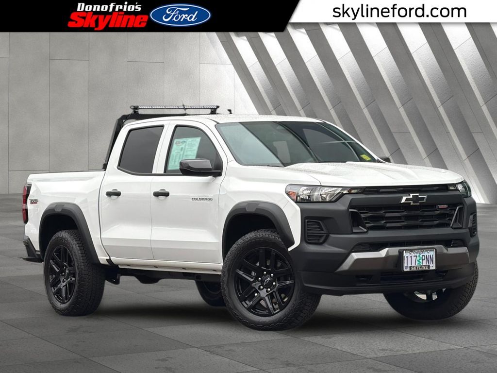 2025 CHEVROLET Colorado
