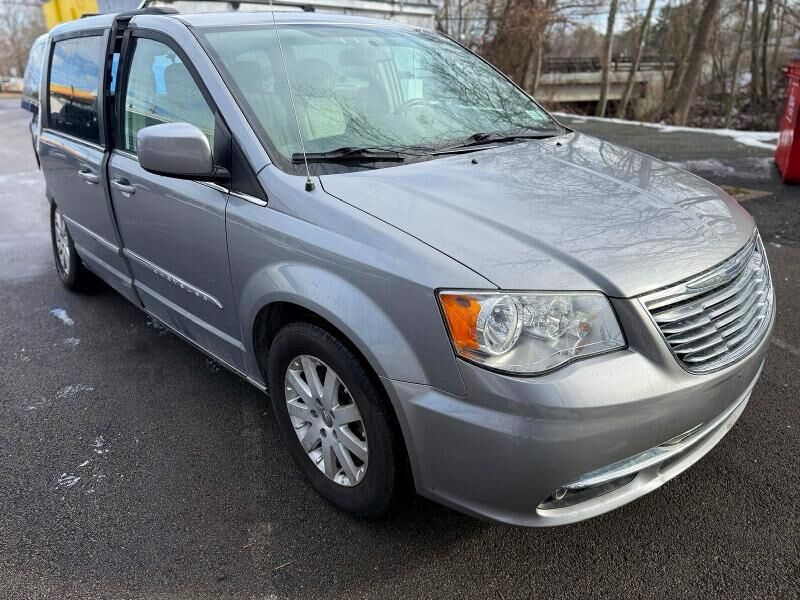 2013 CHRYSLER Town and Country