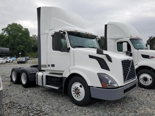 2016 VOLVO TRUCK VNL