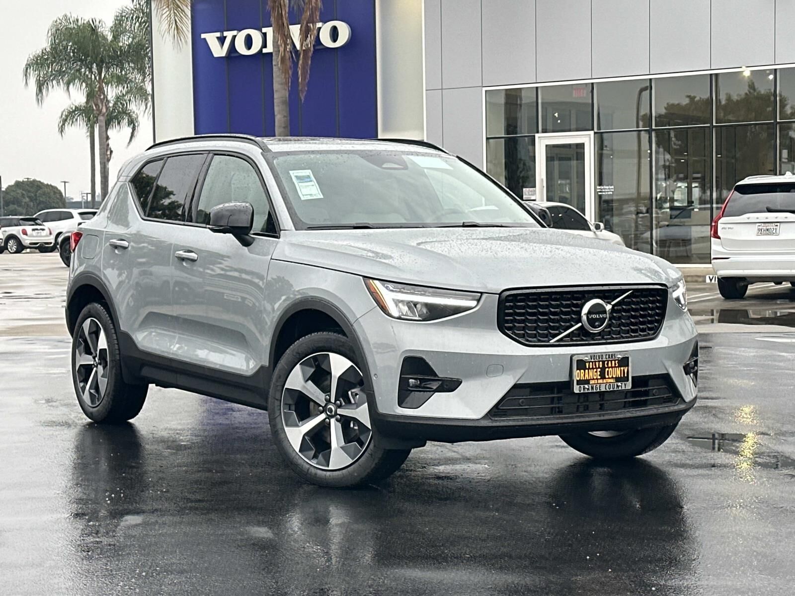 2026 VOLVO XC40