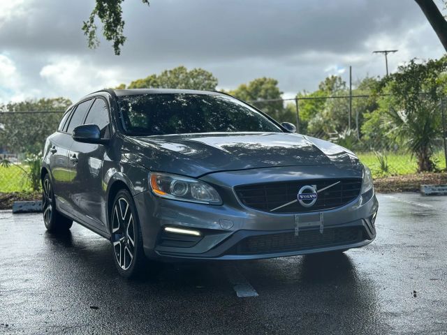 2018 VOLVO V60