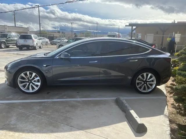 2018 TESLA Model 3