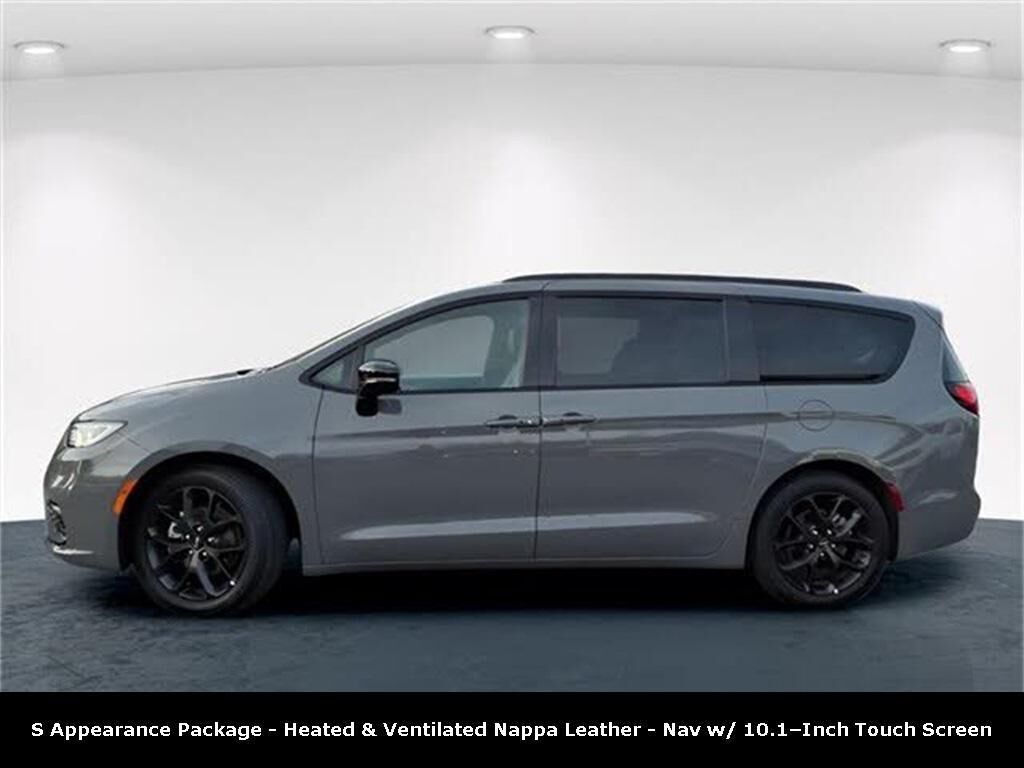 2025 CHRYSLER Pacifica