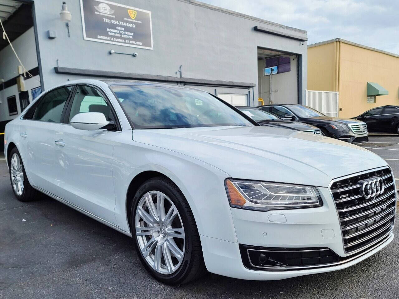 2016 AUDI A8