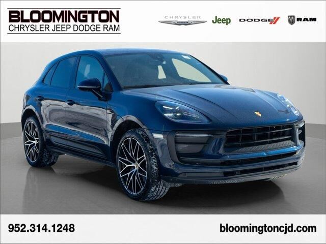 2022 PORSCHE Macan