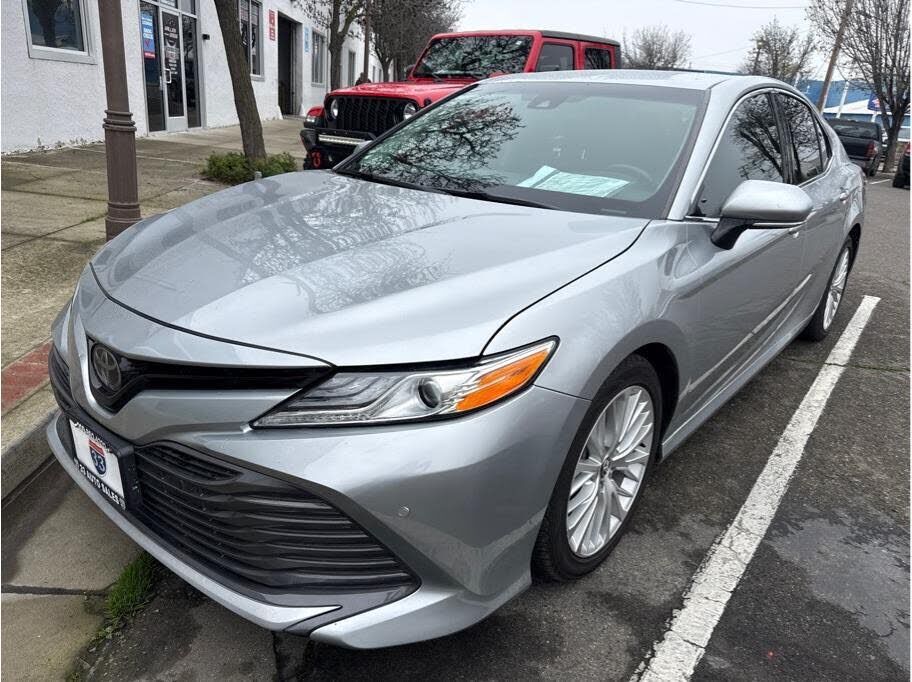 2018 TOYOTA Camry