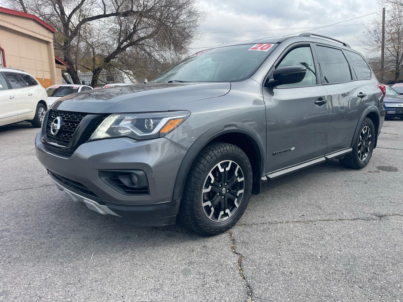 2020 NISSAN Pathfinder