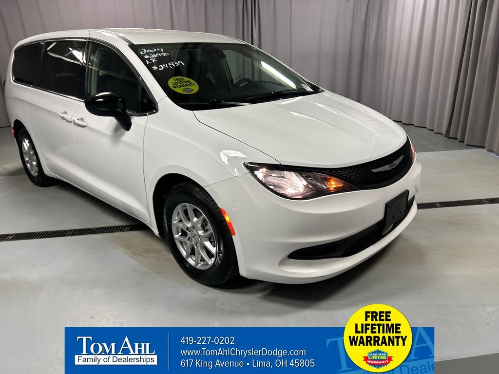 2024 CHRYSLER Voyager