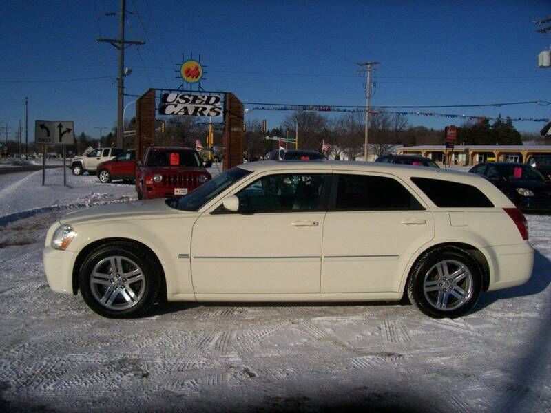 2005 DODGE Magnum