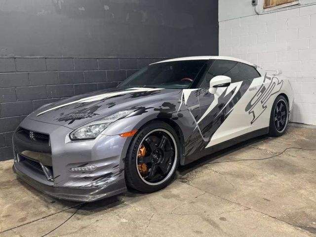 Nissan GT-R