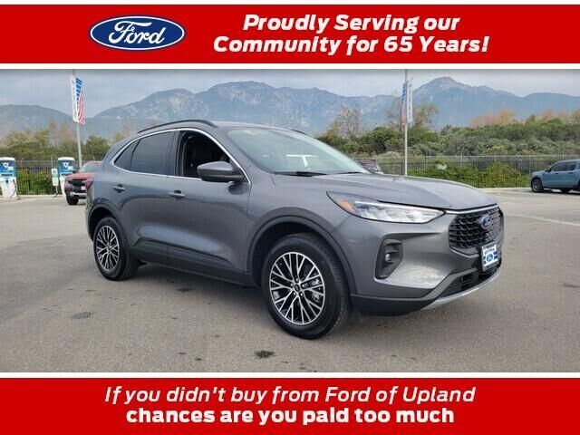 2025 FORD Escape