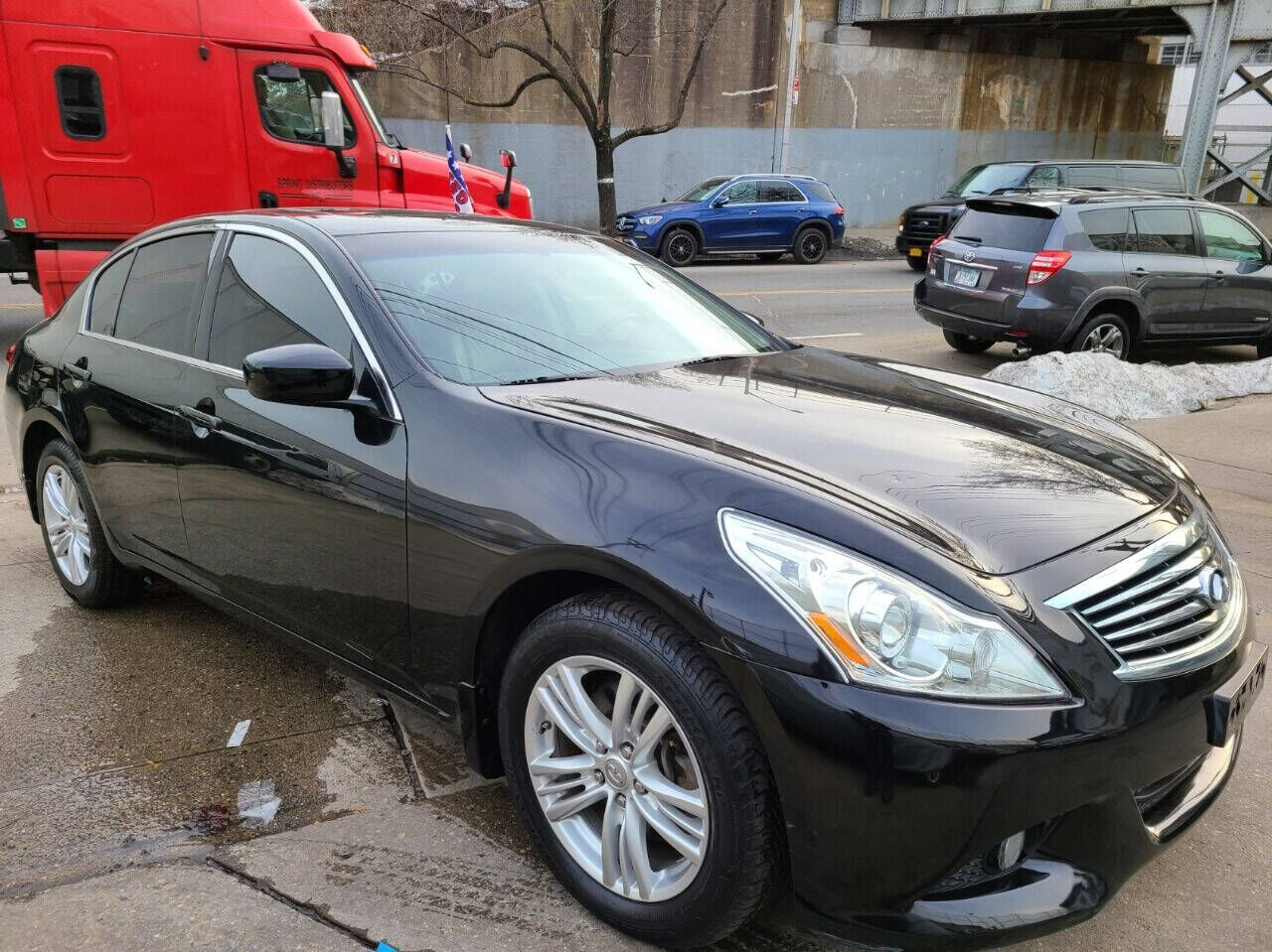 2013 INFINITI G37