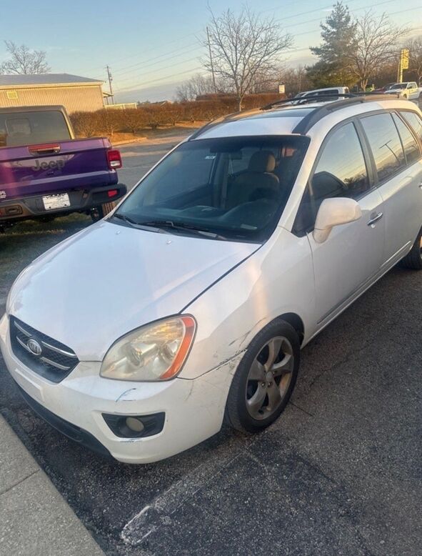 2008 KIA Rondo