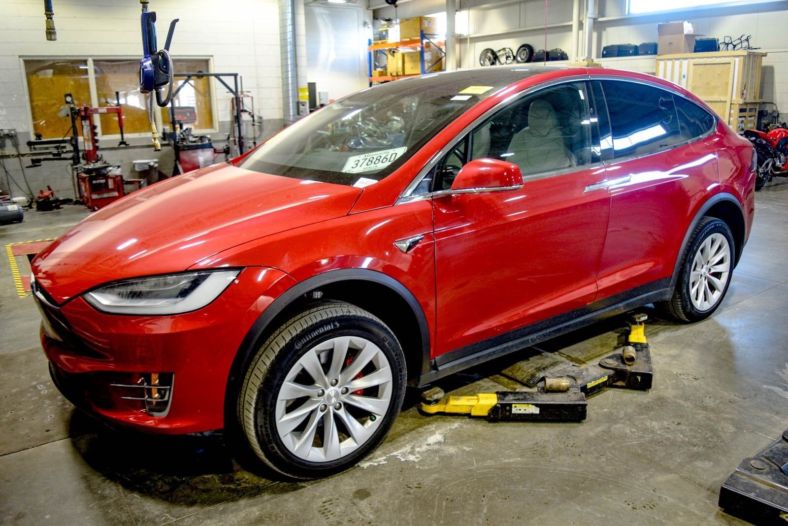 2021 TESLA Model X