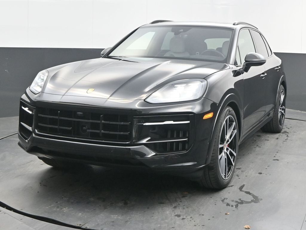 2025 PORSCHE Cayenne