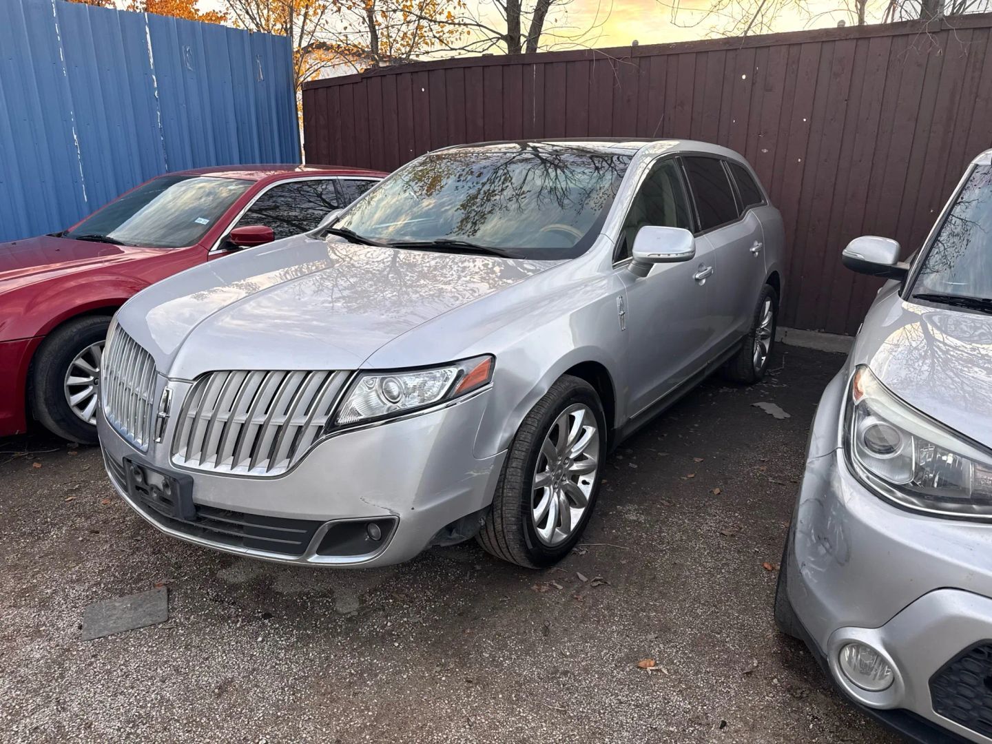 2010 LINCOLN MKT