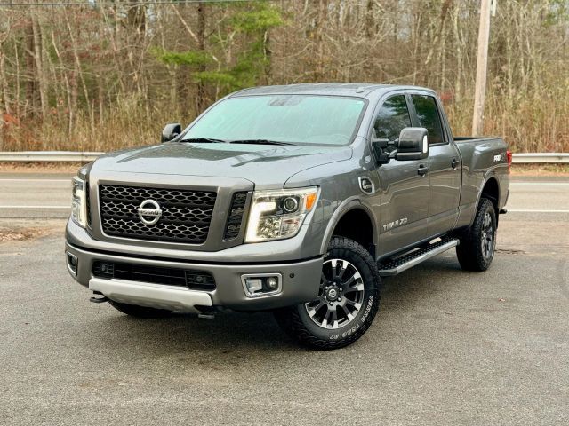 2017 NISSAN Titan