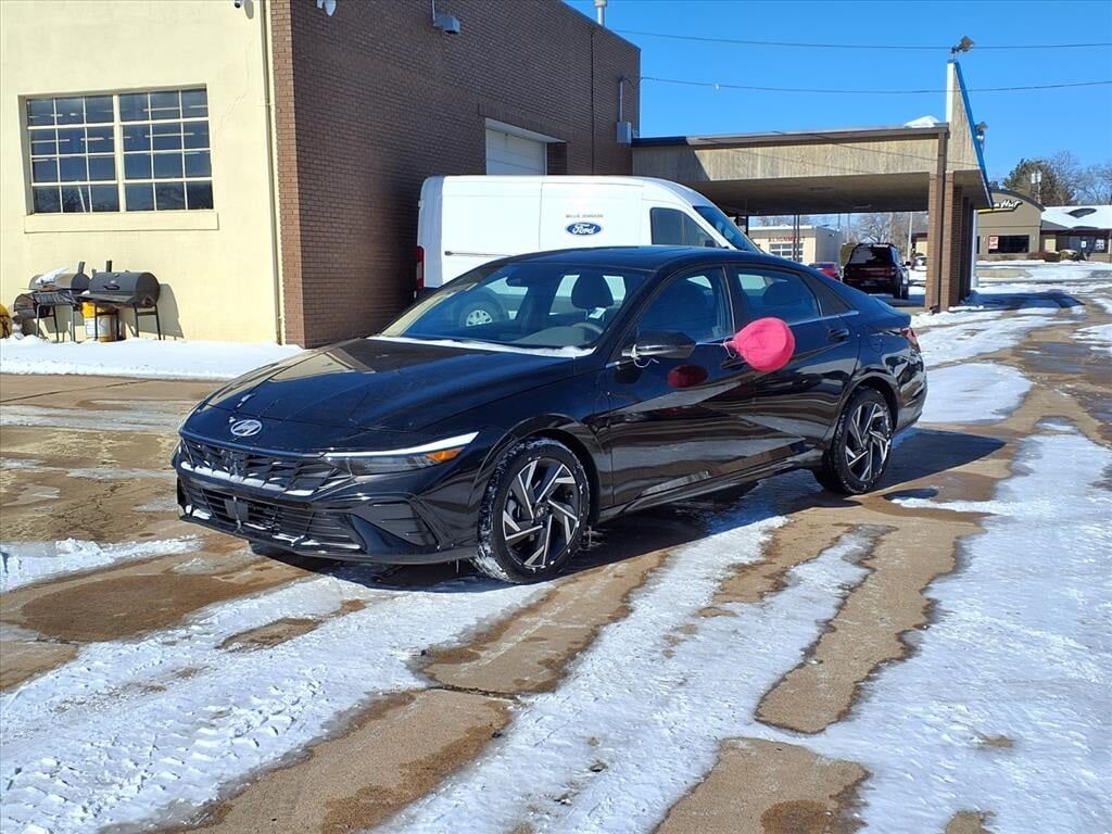 2024 HYUNDAI Elantra