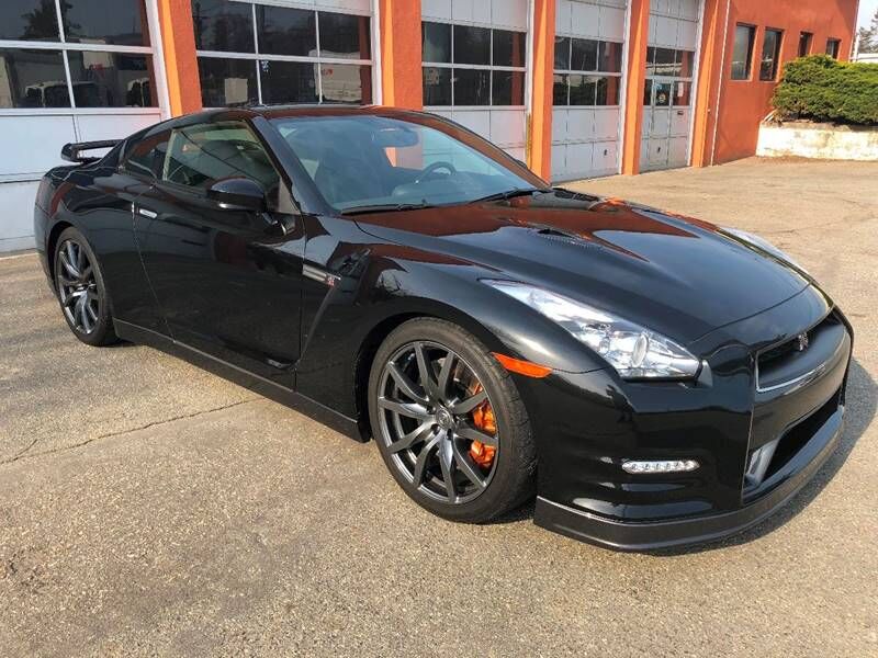 2014 NISSAN GT-R