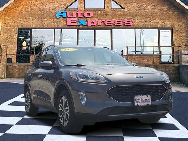 2021 FORD Escape