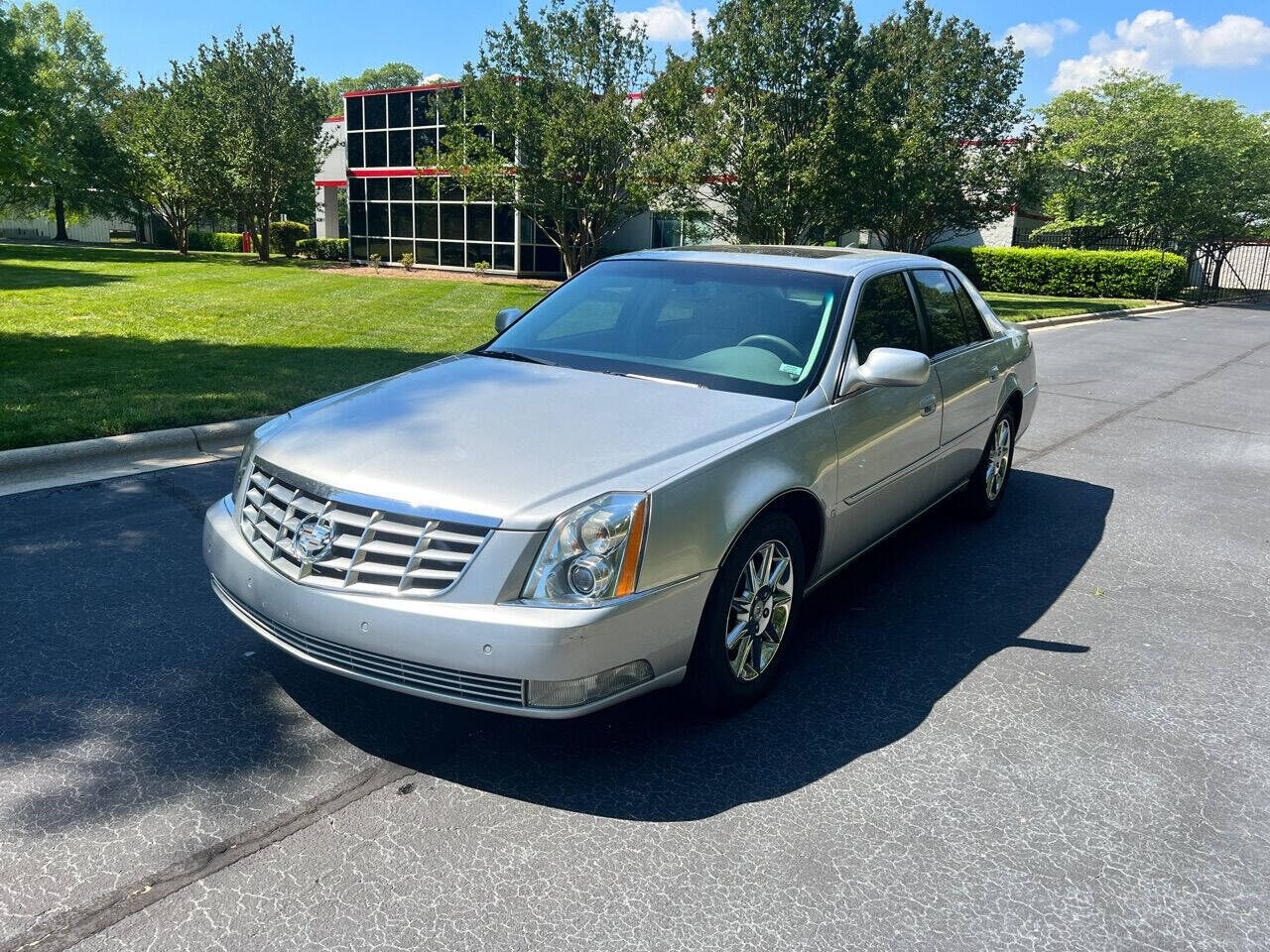 2010 CADILLAC DTS