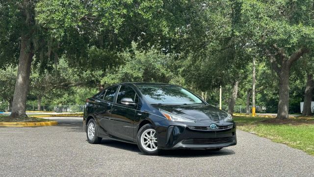 2019 TOYOTA PRIUS